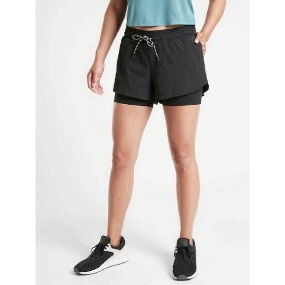 Athleta Trekkie Crest 2 in 1 Shortie in Black Size 0 - Picture 1 of 6